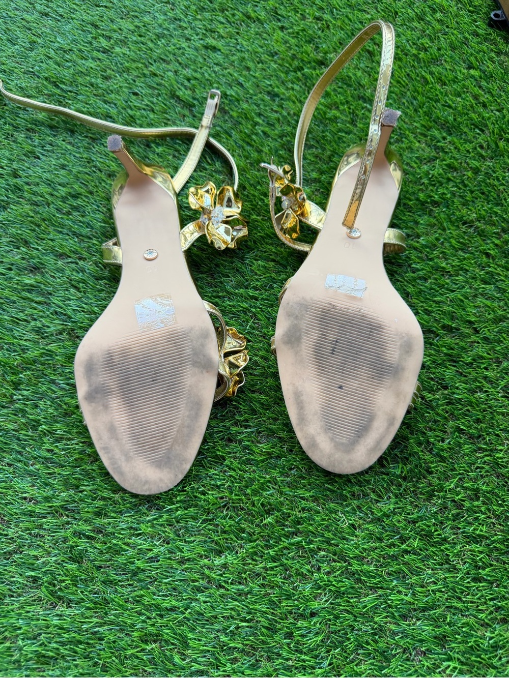 Gold Metallic Floral-Accent Heels - Picture 3 of 3